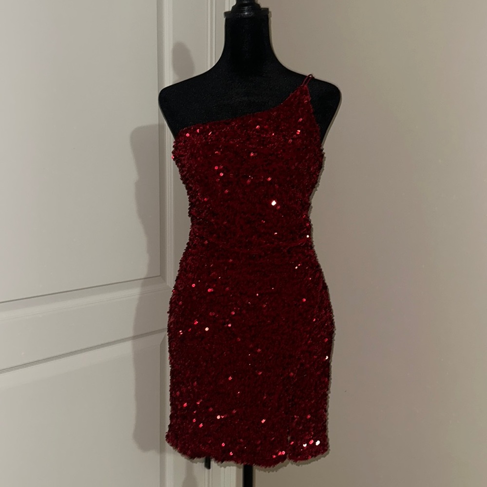Red sequins mini dress never worn, with tags